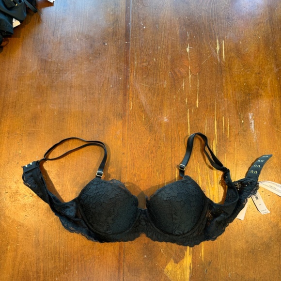 Victoria's Secret Lingerie - Picture 5 of 12